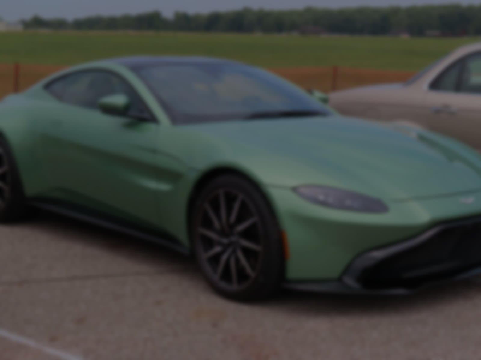 Aston Martin Vantage Coupé à Euroméditerranée