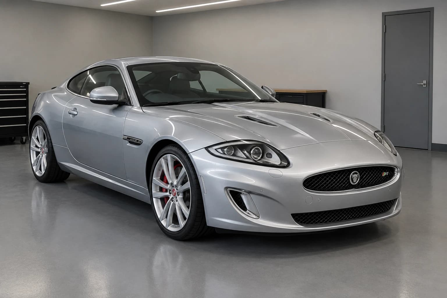 Illustration: Jaguar XKR